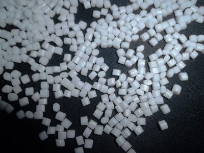Bottle-Grade-Pet-Chips-Virghin-Pet-Granules